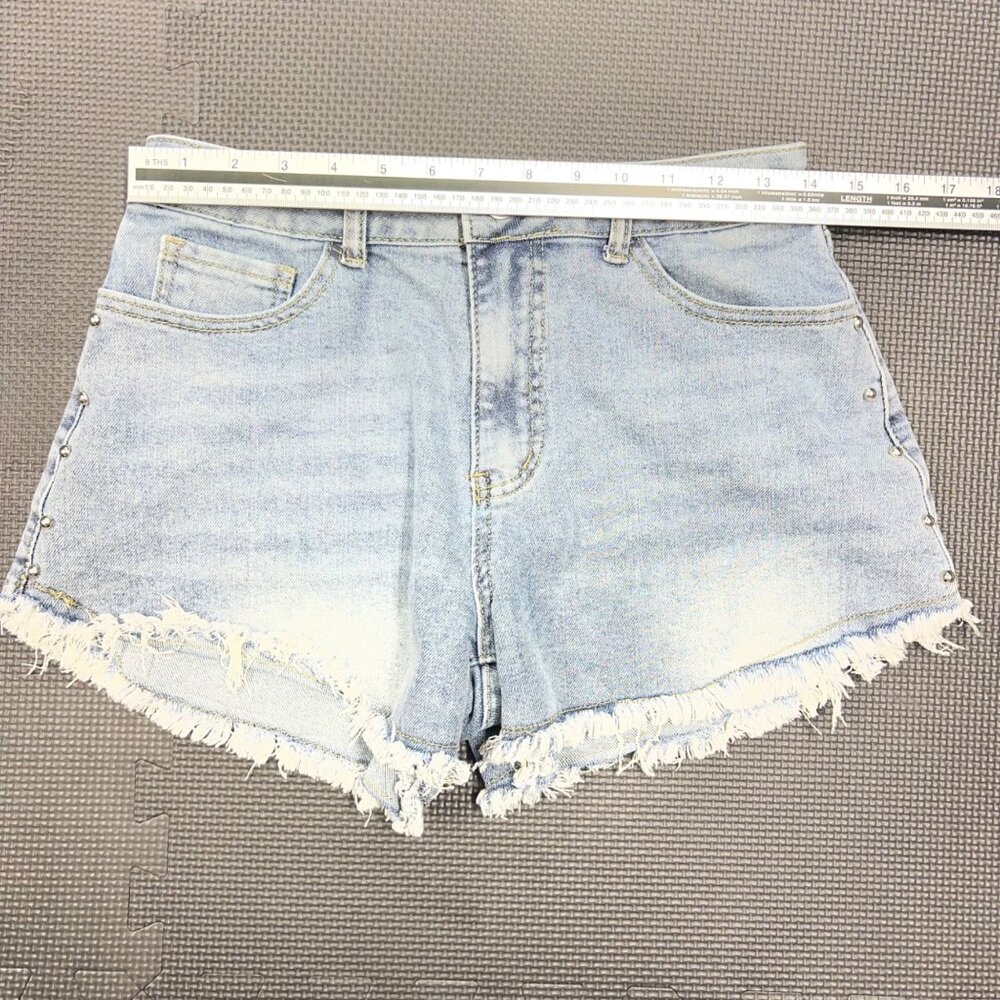 Blueb. Collection Womens Medium Light Wash Denim Shorts W/ Frayed Hem Studded Si